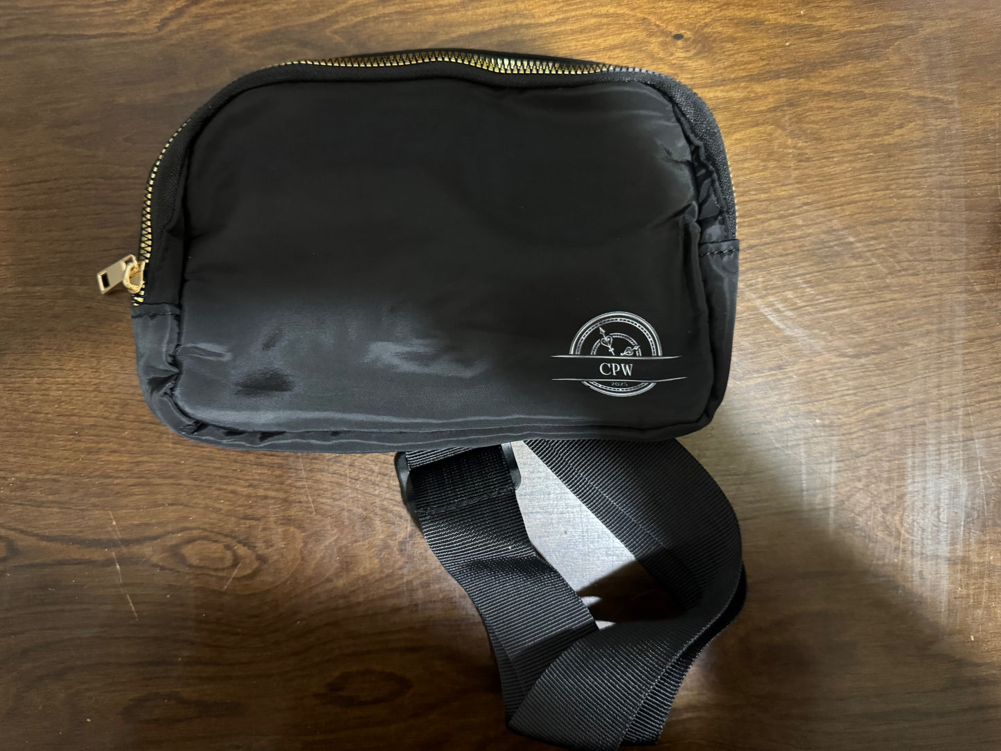 Cross body bag small logo
